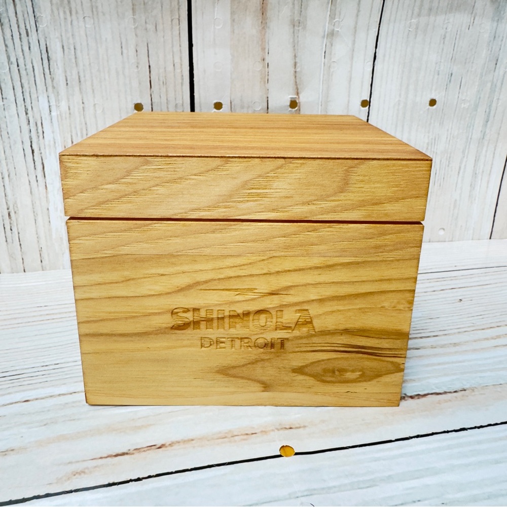 Shinola Detroit watch wood storage box only with Lightning Bolt